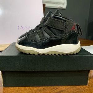 Air Jordan 11 Retro “72-10” Black/Gym Red